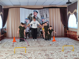 Спортивные эстафеты к Дню защитников Отечества Спортивные эстафеты к Дню защитников Отечества.