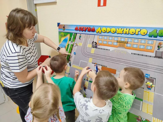 Участие в региональном конкурсе "Лучший педагог по обучению основам безопасного поведения на дорогах" Участие в региональном конкурсе "Лучший педагог по обучению основам безопасного поведения на дорогах".